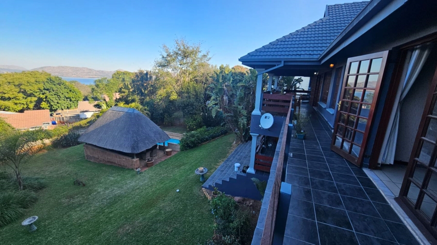 5 Bedroom Property for Sale in Schoemansville North West